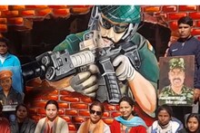 ویلنٹائن ڈے نہیں، یہاں طلباء نے منایا یوم سیاہ، پلوامہ کے شہید فوجیوں کو خاص انداز میں یاد کیا