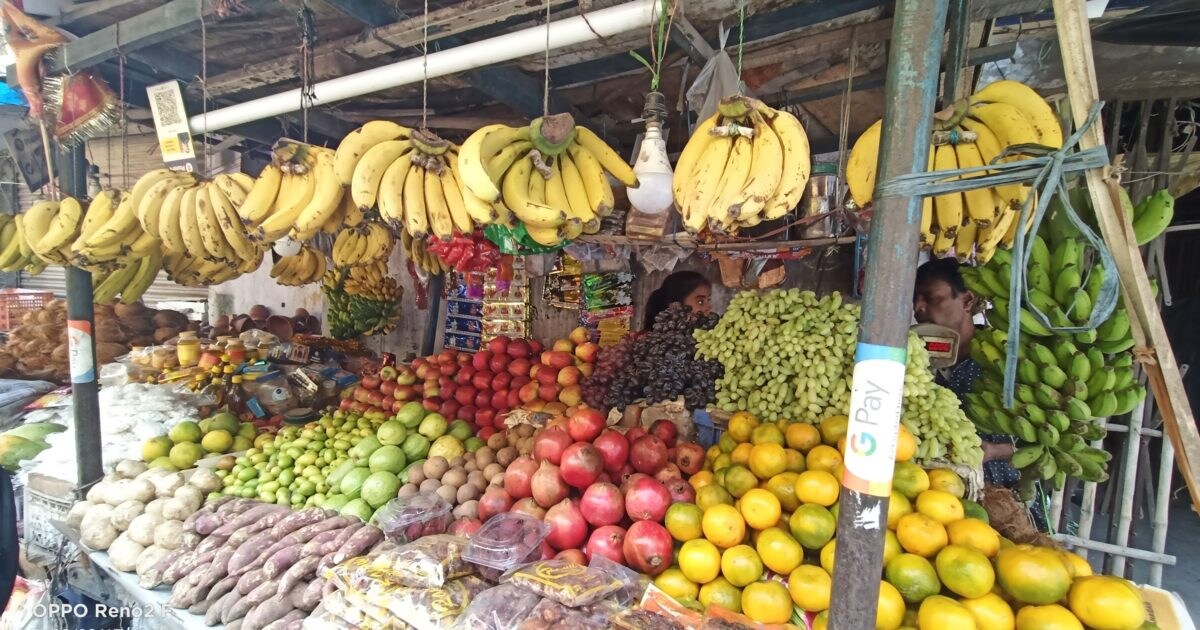 Jamshedpur price of fruits increased due to shivratri 20 40 jump in