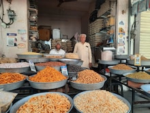 भीलवाड़ा की इस दुकान में मिलते हैं स्पेशल भूंगड़े,आजादी से जुड़ी है इसकी कहानी
