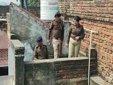 पटना में रिटायर्ड दारोगा की हत्या के बाद मामले की जांच के लिये पहुंची पुलिस