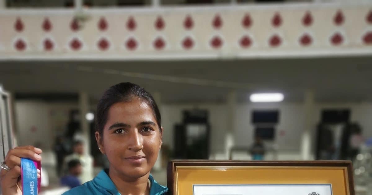 Kavita of bikaner became first woman cyclist of rajasthan she has won gold medal in national games