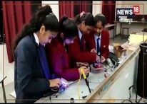 Gorakhpur News: चार सहेलियों ने तैयार की जादुई स्टिक, दिव्‍यांगों की मदद कर बनेगी उनका सहारा