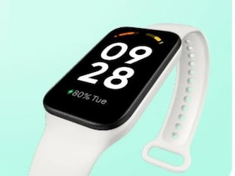  चीनी ब्रांड Xiaomi ने ग्लोबल मार्केट में Xiaomi Band 2 लॉन्च कर दिया है. इस बजट फिटनेस ट्रैकर को दिसंबर में चीनी बाजार में लॉन्च किया गया था. रेडमी बैंड 2 में 1.47 इंच का एलसीडी डिस्प्ले दिया गया है, जो 247 पीपीआई पिक्सल डेनसिटी की पेशकश करता है. Redmi के लेटेस्ट बजट फिटनेस ट्रैकर में 210mAh की बैटरी मिलती है और यह 14 दिनों तक की बैटरी लाइफ के साथ आता है. Redmi Band 2 में 30 से ज्यादा स्पोर्ट्स मोड्स दिए गए हैं. कंपनी का नया बैंड हार्ट रेट मॉनिटरिंग सेंसर और ब्लड ऑक्सीजन मॉनिटरिंग सेंसर से लैस है. यह विरेबल वॉटर रिसस्टेंट के लिए 5ATM रेटिंग के साथ आता है.