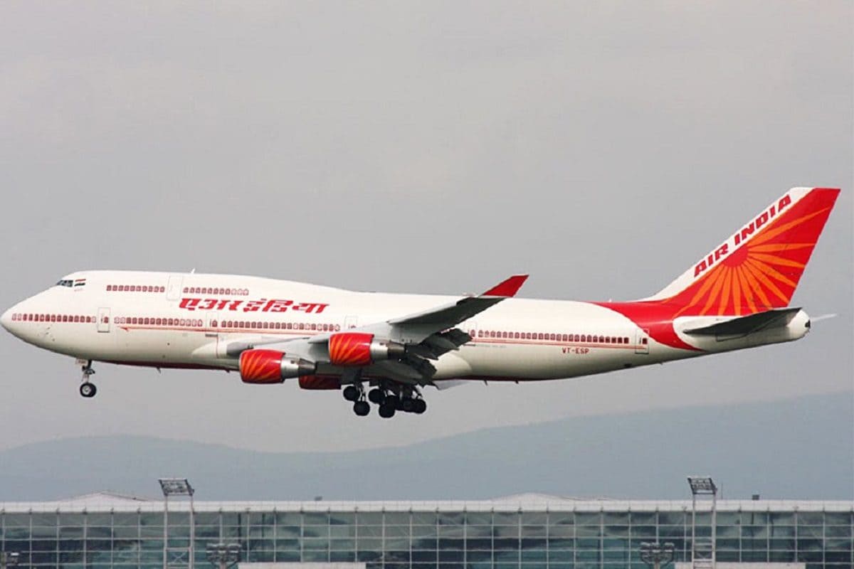 Boeing 747 india. Boeing 747 Air India. Боинг 747 АИР Индия. Boeing 747 200 катастрофа Air India. Боинг 747 100 Air India.