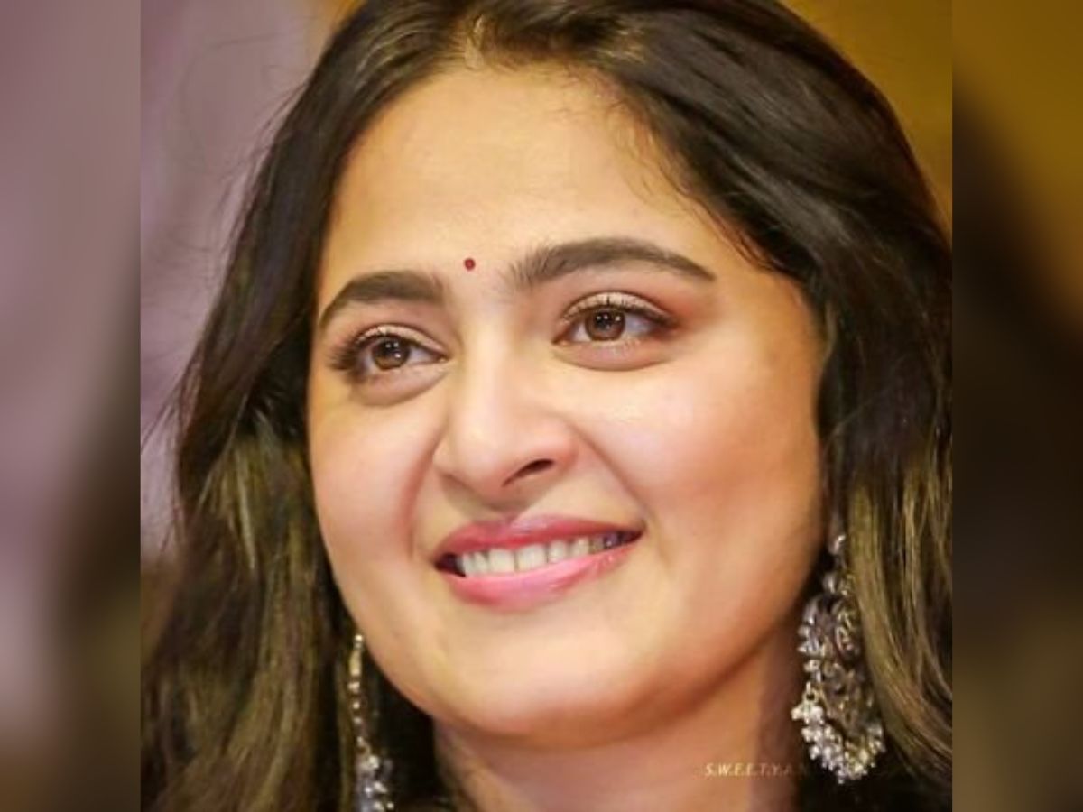 Anushka Shetty has revealed during an interview that she has a crush on a cricketer. In such a situation, can you guess who is the player on whom the Bahubali actress spends her life! Maybe if he finds them, they'll even marry him!