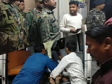 सिपाही की पिस्टल छीन अपराधियों ने उसी को मारी 4 गोलियां, जख्मी होकर गिरा जवान