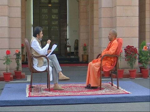 मुख्यमंत्री योगी आदित्यनाथ ने Network18 के एडिटर इन-चीफ राहुल जोशी के साथ विशेष बातचीत में कहा कि हमने 7 लाख से अधिक नौकरियां दी हैं. News 18