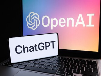  OpenAI का AI टूल ChatGPT पिछले साल नवंबर में लॉन्च होने के बाद से ही तेजी से पॉपुलर हुआ है. हालांकि, अब गूगल ने इसका जवाब देते हुए अपनी नई सर्विस Bard को पेश किया है.