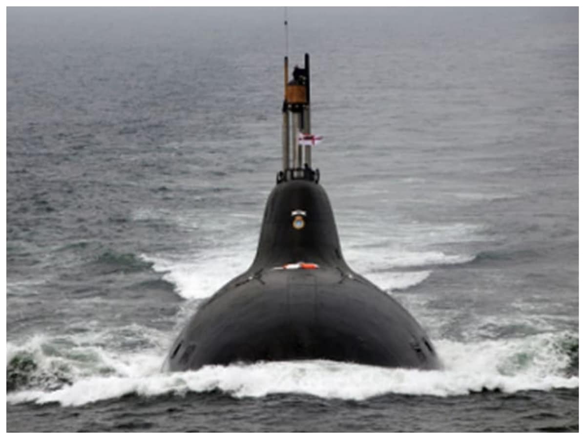 INS Chakra, Nuclear Submarine in India, Russian Submarine, India Pakistan, India China, Indian Navy, Vishakhapattanam, INS Chakra Vizag port, आईएनएस चक्र, परमाणु पनडुब्‍बी, रूसी पनडुब्‍बी, पाकिस्‍तान भी कांपता है, भारत पाकिस्‍तान, भारत चीन, भारतीय नौसेना, विशाखापत्‍तनम, आईएनएस चक्र चक्र विजाग पोर्ट, भारतीय सेना, पीएम नरेंद्र मोदी, भारत के इतिहास में 3 फरवरी 