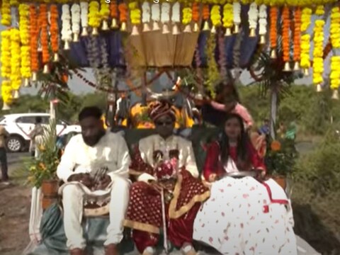 सोशल मीडिया पर इस वीडियो को खूब शेयर किया गया है. (Credit- ANI)