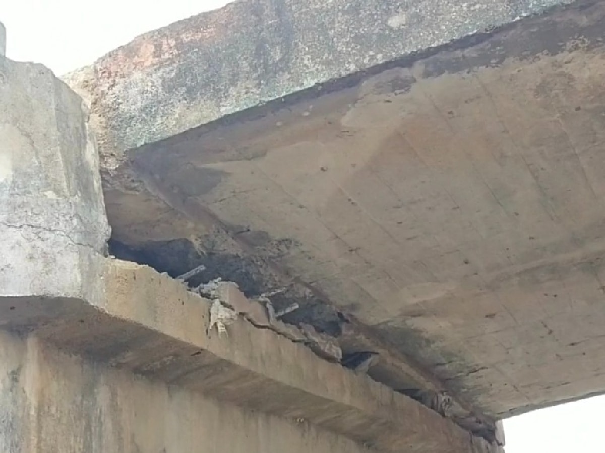 jharkhand news, lohardaga news, lohardaga broken bridge, bhujaniya village bridge, bhujaniya village broken bridge, bhujaniya bridge, bhujaniya-lohardaga bridge, bridge broken in lohardaga, bhujaniya news, झारखंड न्यूज़, लोहरदगा न्यूज़, लोहरदगा टूटा पुल, भुजनिया गांव पुल, भुजनिया गांव टूटा पुल, भुजनिया पुल, भुजनिया-लोहरदगा पुल, लोहरदगा में टूटा पुल, भुजानिया न्यूज़,
