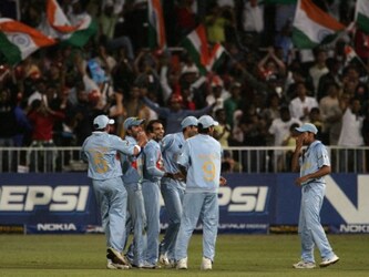  भारतीय टीम की बात करें तो उसने मात्र एक बार टी20 वर्ल्ड कप का खिताब जीता है. 2007 में टीम ने पाकिस्तान को हराकर (IND vs PAK) ऐसा किया था. तेज गेंदबाज जोगिंदर शर्मा ने मैच का आखिरी ओवर डाला था और भारत को 5 रन से रोमांचक जीत दिलाई थी. (AFP)