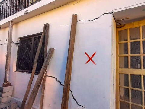 जोशीमठ के बाद अब जम्मू में भी जमीन धंसने की समस्या ने प्रशासन की नींद उड़ा दी है. (File Photo)