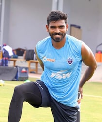  भारतीय टीम में बतौर विकेटकीपर ईशान किशन भी हैं, लेकिन उन्हें पहले टेस्ट में मौका नहीं मिला. ऋषभ पंत का पिछले दिनों कार एक्सीडेंट हो गया था. इस कारण वे लंबे समय के लिए बाहर हो गए हैं. भारत और ऑस्ट्रेलिया के बीच कुल 4 टेस्ट होने हैं. (KS Bharat/Instagram)