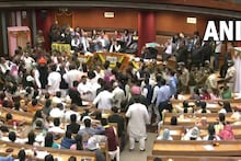 Delhi Mayor Election: Heavy ruckus in MCD over selection of Standing Committee, scuffle between AAP-BJP councilors