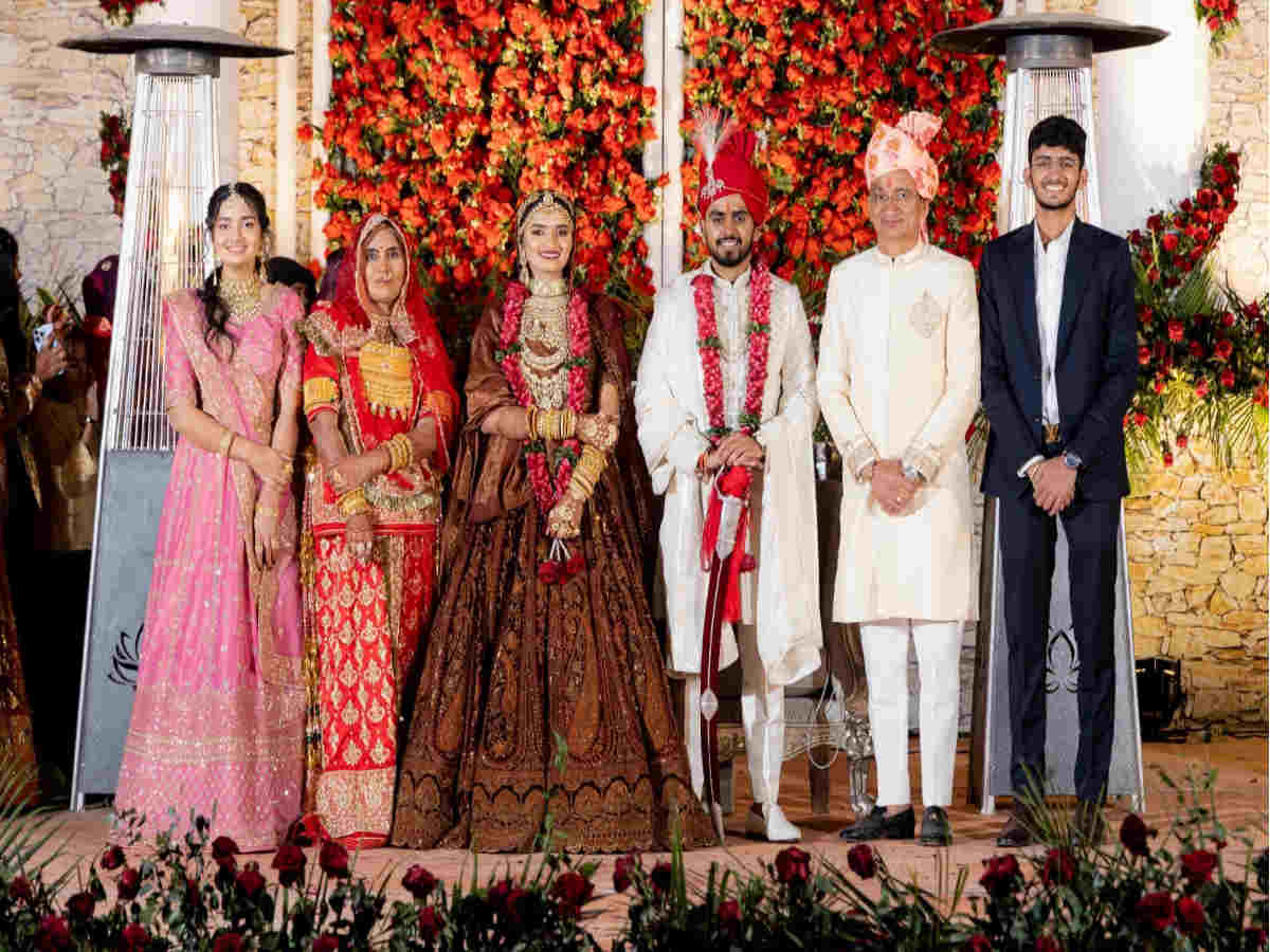 बेटी की शादी ने बदल डाली गांव की तकदीर: धोरों में चौड़ी सड़कें बनी, खजूर के पेड़ लगे, लाइट्स चमकी - nri naval kishore godara turned budha tala village into morden city