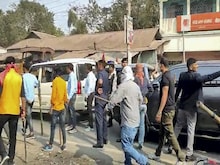 बंगाल में केंद्रीय मंत्री के काफिले पर हमला, पत्थरबाजी से SUV का शीशा टूटा