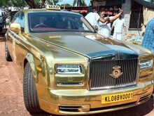 लोगों की नजरों से गुस्साए बिजनेसमैन ने करोड़ाें की Rolls Royce को बनाया टैक्सी
