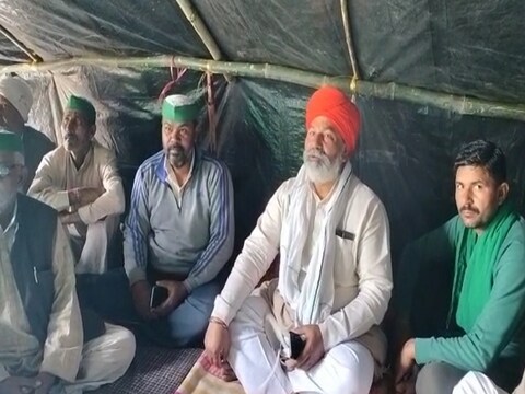  मुजफ्फरनगर में धरने पर बैठे राकेश टिकैत.