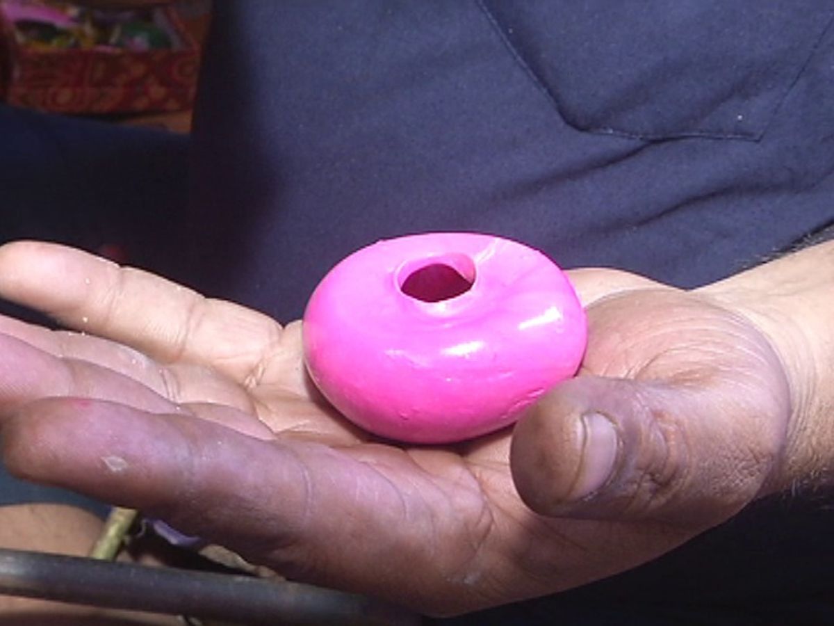 Rajasthan News, Jaipur News, Holi, Holi 2023, Tradition of Playing Holi with Gulalgots, Playing Holi with Gulalgots, 300 Years Old Tradition, 300 Years Old Tradition of Jaipur, Gulalgotton Holi, Royal Family, Holi with Gulal Gota, Gulal Gota made by Lac and Pure Arrowroot, Four Grams of Lac and Eight Grams of Gulal, राजस्थान समाचार, जयपुर समाचार, होली, होली 2023, गुलाल गोटे से होली खेलने की परंपरा, गुलाल गोटे से होली खेलना, 300 साल पुरानी परंपरा, जयपुर की 300 साल पुरानी परंपरा, गुलाल गोटा की होली, शाही परिवार, गुलाल गोटा से होली, गुलाल गोटा से बनाई होली लाख और शुद्ध अरारोट, चार ग्राम लाख और आठ ग्राम गुलाल,