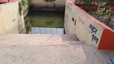  स्थानीय अमरेश, दिलीप मंडल ने बताया कि अभी तक सीताकुंड के विकास को लेकर कोई खास पहल नहीं की गई है. अगर इसे पर्यटक स्थल के रूप में पूर्ण विकसित कर दिया जाए तो आसपास के कई लोगों को रोजगार मिल जाएगा.