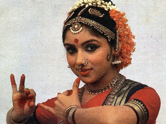  हालांकि, सुरेश और रेवती को इंडस्ट्री का आइडल कपल माना जाता था. जहां लोग उनकी तारीफ करते नहीं थकते थे वहीं, दोनों के रिश्ते के बीच काफी खटास आ चुकी थी और इनका रिश्ता टूटने की कगार पहुंच गया था. शादी के 16 साल बाद दोनों ने अलग होने का फैसला तक कर लिया था.