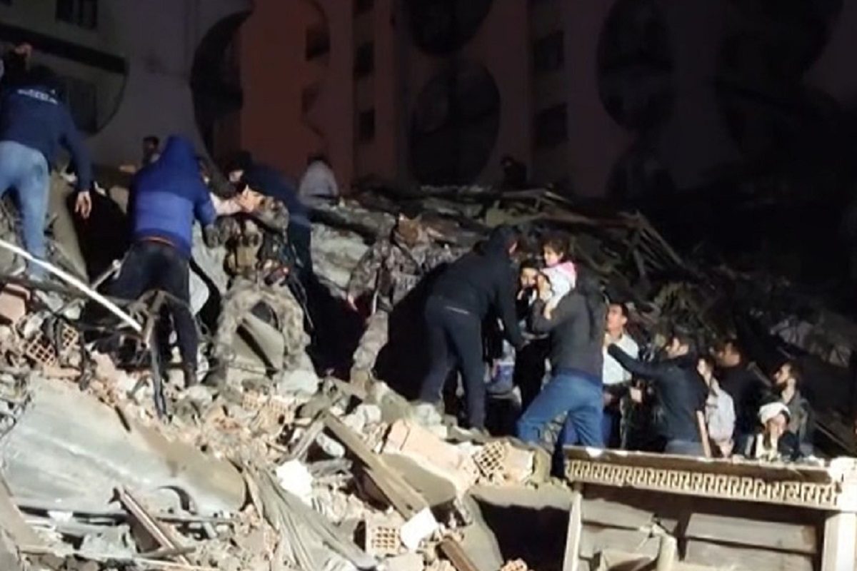 Earthquake Today LIVE: तुर्की और सीरिया में शवों का मिलना जारी, अब तक 641 पहुंचा मौतों का आंकड़ा, चारों ओर तबाही का मंजर – News18 हिंदी