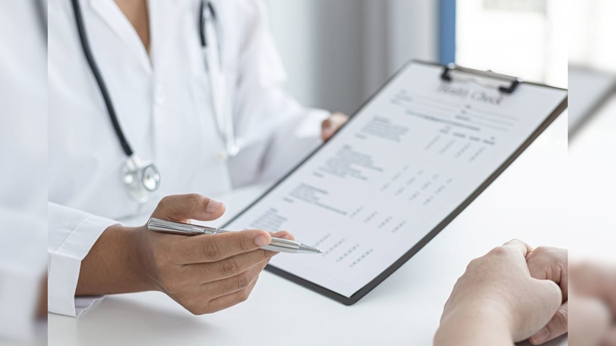 सोशल मीडिया के नीम-हकीमों पर सरकार की नकेल, बिना योग्यता नहीं बता सकते बड़ी-बड़ी बीमारियों की दवा