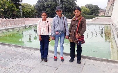  संदीप शर्मा के अनुसार, अगले दिन सुबह तीनों मेधावी बच्चों को लेकर सुखना लेक ले गए और सभी ने यहां बोटिंग का लुत्फ लिया. इसके अलावा, रॉक गार्डन भी घूमने गए. प्रिंसिपल ने तीनों बच्चियों को चंडीगढ़ की शास्त्री मार्केट शॉपिंग भी करवाई.