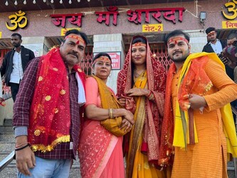  अभिनेता और सिंगर ने हाल ही में अपनी पहली तीर्थयात्रा की तस्वीरें पोस्ट की हैं जिनमें वे न सिर्फ वाइफ शिवानी बल्कि पेरेंट्स भी साथ दिख रहे हैं.