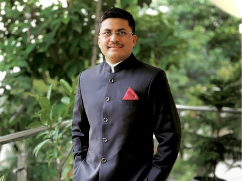 
Viarl News : अवनीश शरण छत्तीसगढ़ कैडर के आईएएस अधिकारी हैं. 