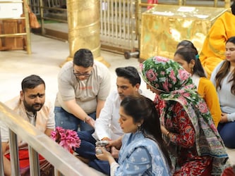  बता दें, जिला प्रशासन ने महाकाल मंदिर के गर्भगृह के समय मे परिवर्तन किया है. प्रशासन ने यहां निर्धारित समय को एक घंटा बढ़ा दिया है. पहले यह दर्शन दोपहर 1 से 4 बजे तक होते थे. अब इसका समय दोपहर 12:30 बजे से 4:30 बजे तक कर दिया है.