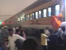 चलती ट्रेन में आग से मचा हड़कंप,बोगी में धुआं भरा,यात्रियों ने कूदकर बचायी जान