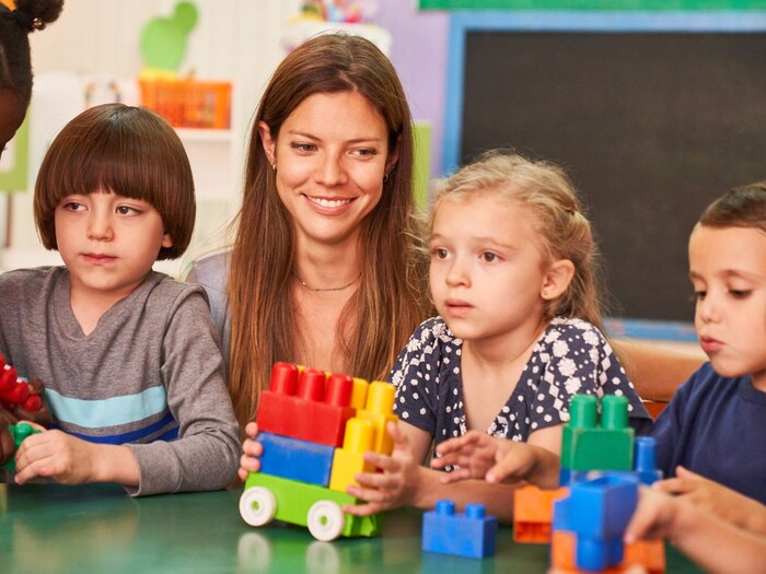 Play group selection tips for parents to choose best school for kids