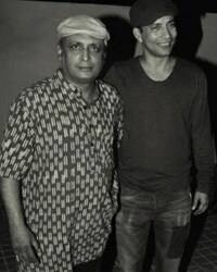 एक्टिंग के शौकीन दीपक ने कॅरियर की ​शुरुआत थिएटर से की. दीपक ने अरविंद गौड़ के निर्देशन में साल 1994 से एक्टिंग करना शुरू किया. दीपक ने जल्द ही ​एक्टिंग से सभी को प्रभावित कर लिया था.