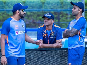 भारतीय टीम 9 फरवरी से ऑस्ट्रेलिया के खिलाफ बॉर्डर-गावस्कर ट्रॉफी के पहले मुकाबले में उतरेगी. 14 फरवरी तक यह तय हो जाएगा कि टेस्ट सीरीज का माहौल कैसा है. भारत का इरादा पहला मैच जीतकर बढ़त बनाने की होती को वहीं मेहमान टीम की कोशिश होगी वह सीरीज में आगे निकले.-BCCI Twitter