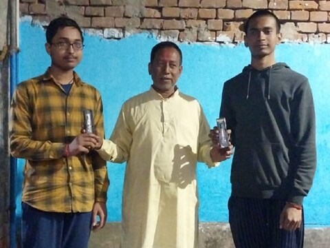 गया के दो छात्रों ने जेईई मेन परीक्षा में बेहतरीन सफलता पाकर जिले का नाम रोशन किया.