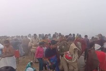 مہاشیو راتری: سنگم کی ریت پر عقیدہ کا سیلاب جمع، عقیدت مندوں کی بڑی تعداد ڈبکی لگا رہی ہے