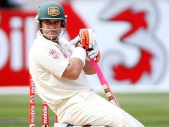  तीसरे स्थान पर पूर्व विस्फोटक सलामी बल्लेबाज मैथ्यू हेडन (Matthew Hayden) का नाम आता है. हेडन ने भारत के खिलाफ 2001 से 2008 के बीच कुल 18 टेस्ट मुकाबले खेले. इस बीच उनके बल्ले से 35 पारियों में 59.00 की औसत से 1888 रन निकले. (AFP)