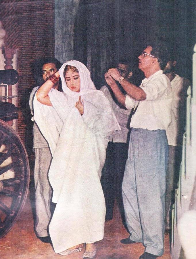 Kamal Amrohi bluntly replied to Meena Kumari, Meena Kumari love life, Meena Kumari wedding, Kamal Amrohi story, Kamal Amrohi movies, pakeezah, what is the story of pakeezah, who is Meena Kumari husband, pakeezah movie, meena kumari death, meena kumari real name