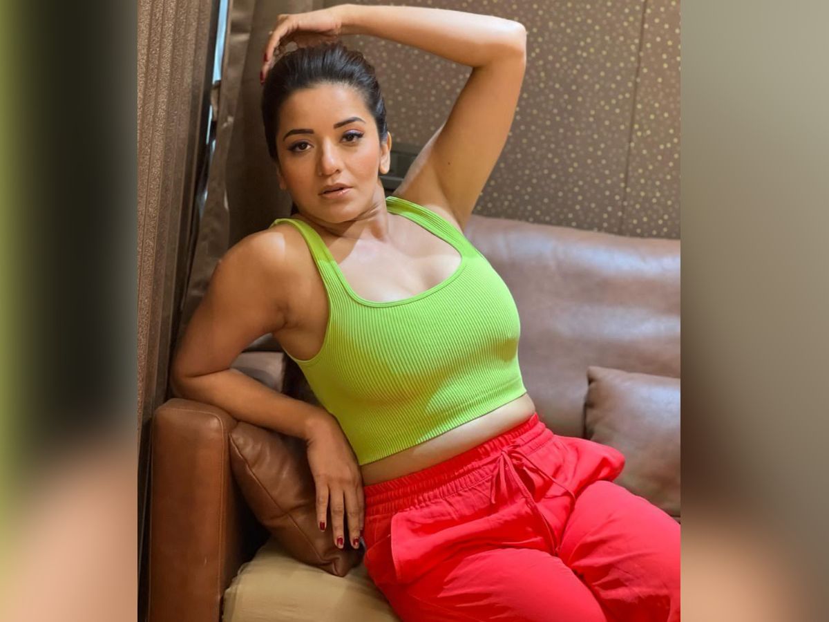  40 साल की मोनालिसा ने भोजपुरी फिल्मों कई बोल्ड सीन किए हैं. वे करियर के शुरुआती दौर में काम नहीं मिला तो वो बीग्रेड फिल्मों तक में काम करने लगी थीं. इस दौरान वे कई दफा कास्टिंग काउच से भी होकर गुजरी हैं.