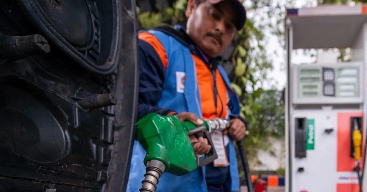 Petrol Diesel Prices: Petrol is costlier by 10 paise in Lucknow and 30 paise in Patna, check the latest rate of your city