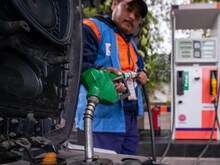 Petrol Diesel Prices : लखनऊ में पेट्रोल 10 पैसे तो पटना में 30 पैसे महंगा