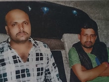 गांजा भरकर कार भगा रहा था ड्राइवर, पुलिस नाकेबंदी की तो सिपाही निकला तस्कर