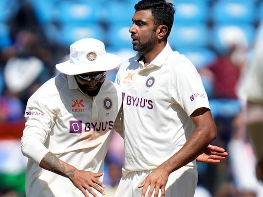 ऑस्ट्रेलिया के खिलाफ नागपुर टेस्‍ट में अश्विन ने बेहतरीन गेंदबाजी की. (AP)
