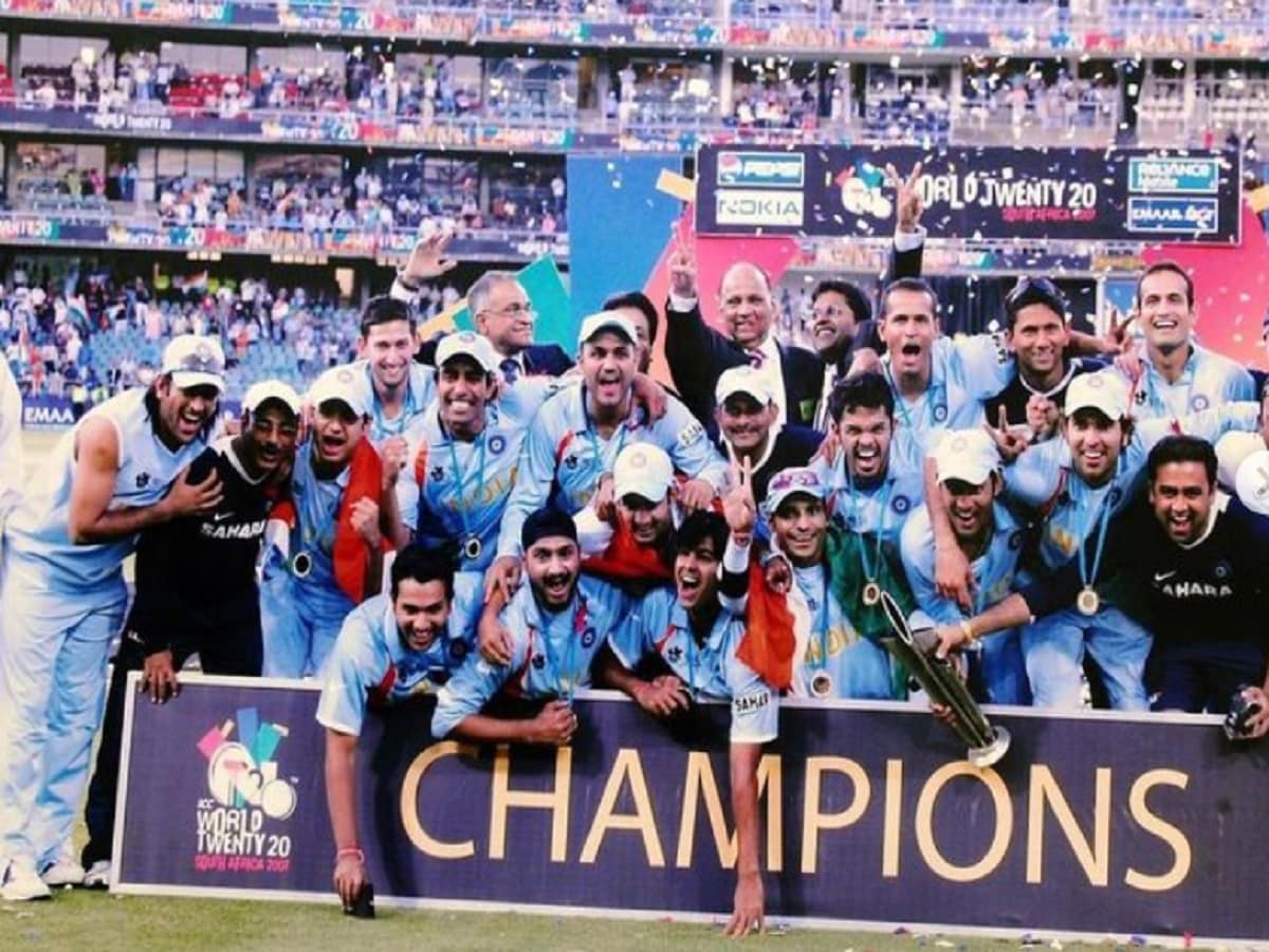 MS Dhoni Close friend RP Singh Married to Gujarat Advocate Devanshi popat  in 2012 there love story is really special - रणजी ट्रॉफी मैच में पहली  मुलाकात, वकील को दिल दे बैठा