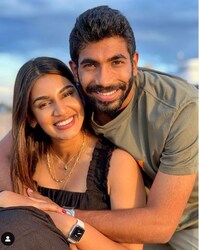  टीम इंडिया के तेज गेंदबाज जसप्रीत बुमराह की पत्नी संजना गणेशन (Jasprit Bumarah-Sanjana Ganesan) ने कंप्यूटर साइंस में बीटेक किया है. (Instagram)