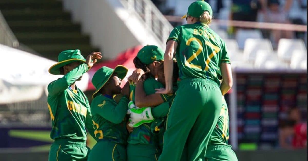 Overturned by 3 consecutive wickets, the host took out the air of the British, South Africa created history by reaching the World Cup final