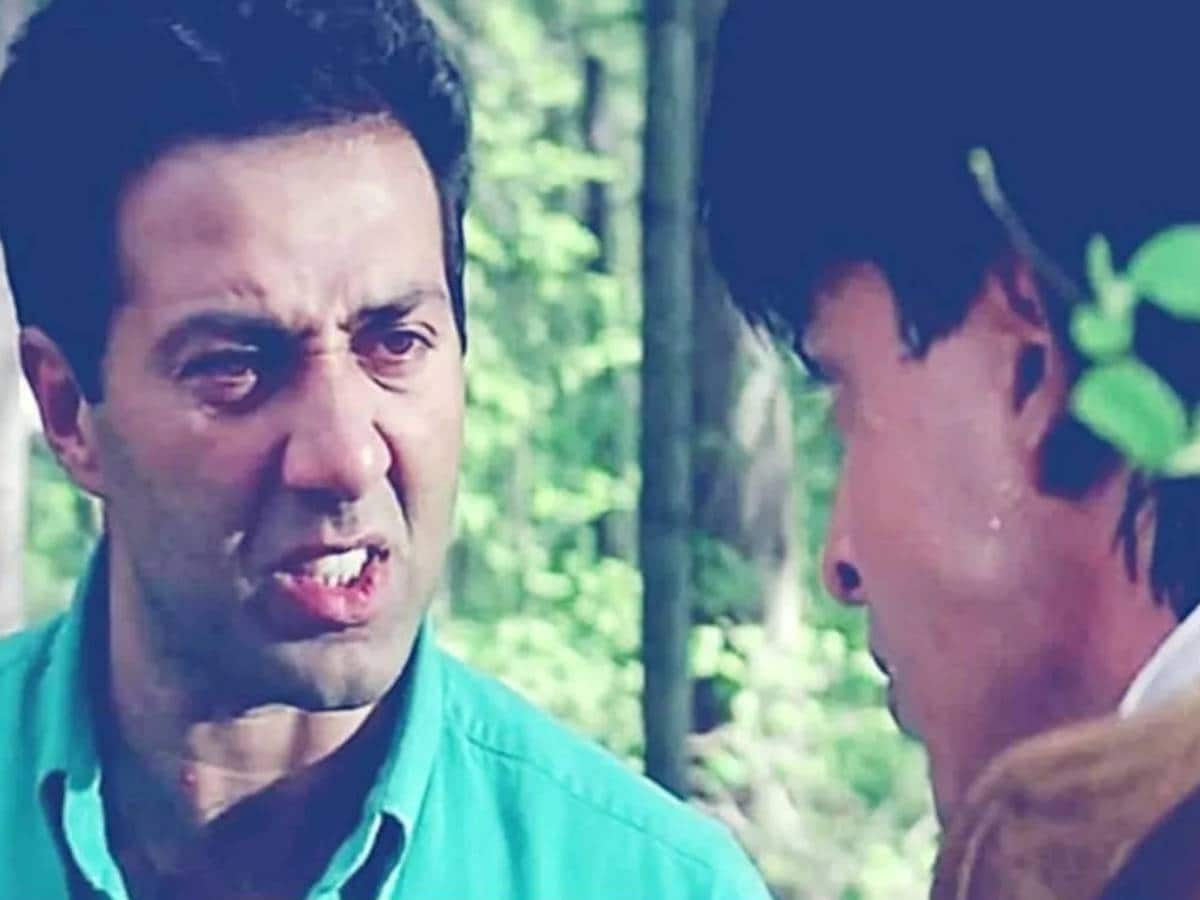 Sunny deol tore his jeans in front of the director yash chopra