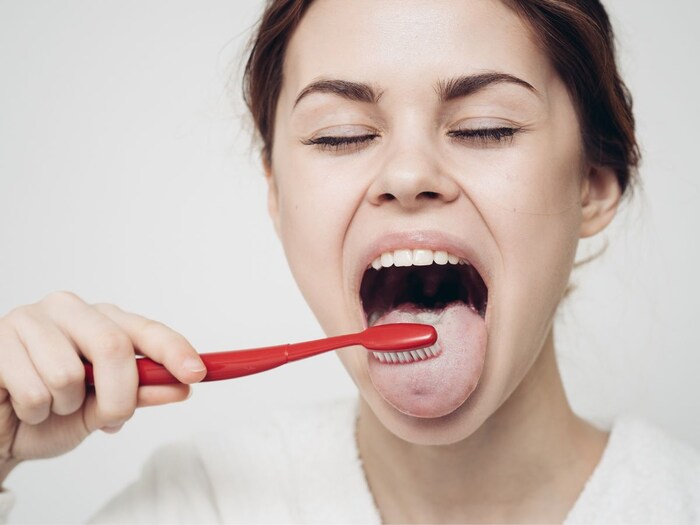 Tips To Remove White Layer From Tongue For Best Oral Care How To Make Mouth Bacteria And Smell 